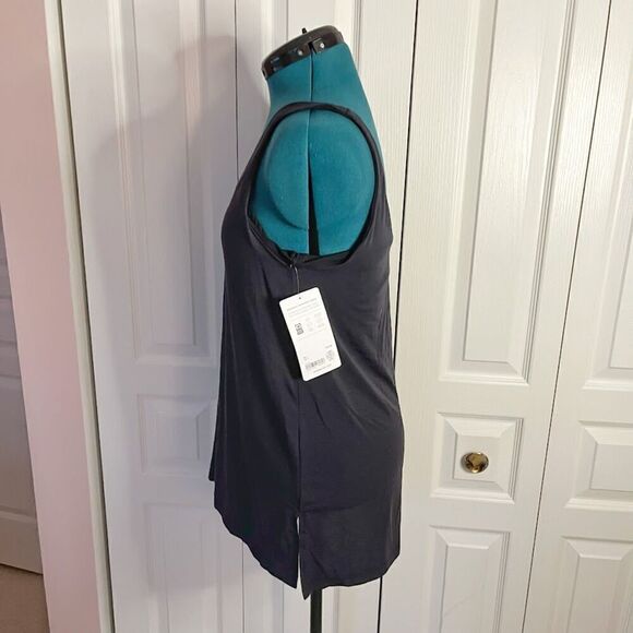 Athleta NWT Essence Built in Bra Support Camisole V Neck Tank Top - Picture 4 of 12